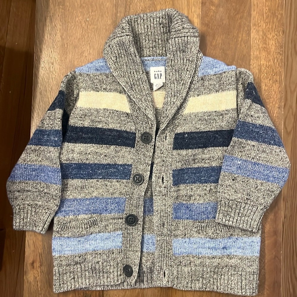 EUC Baby Gap sweater size 12-18mo